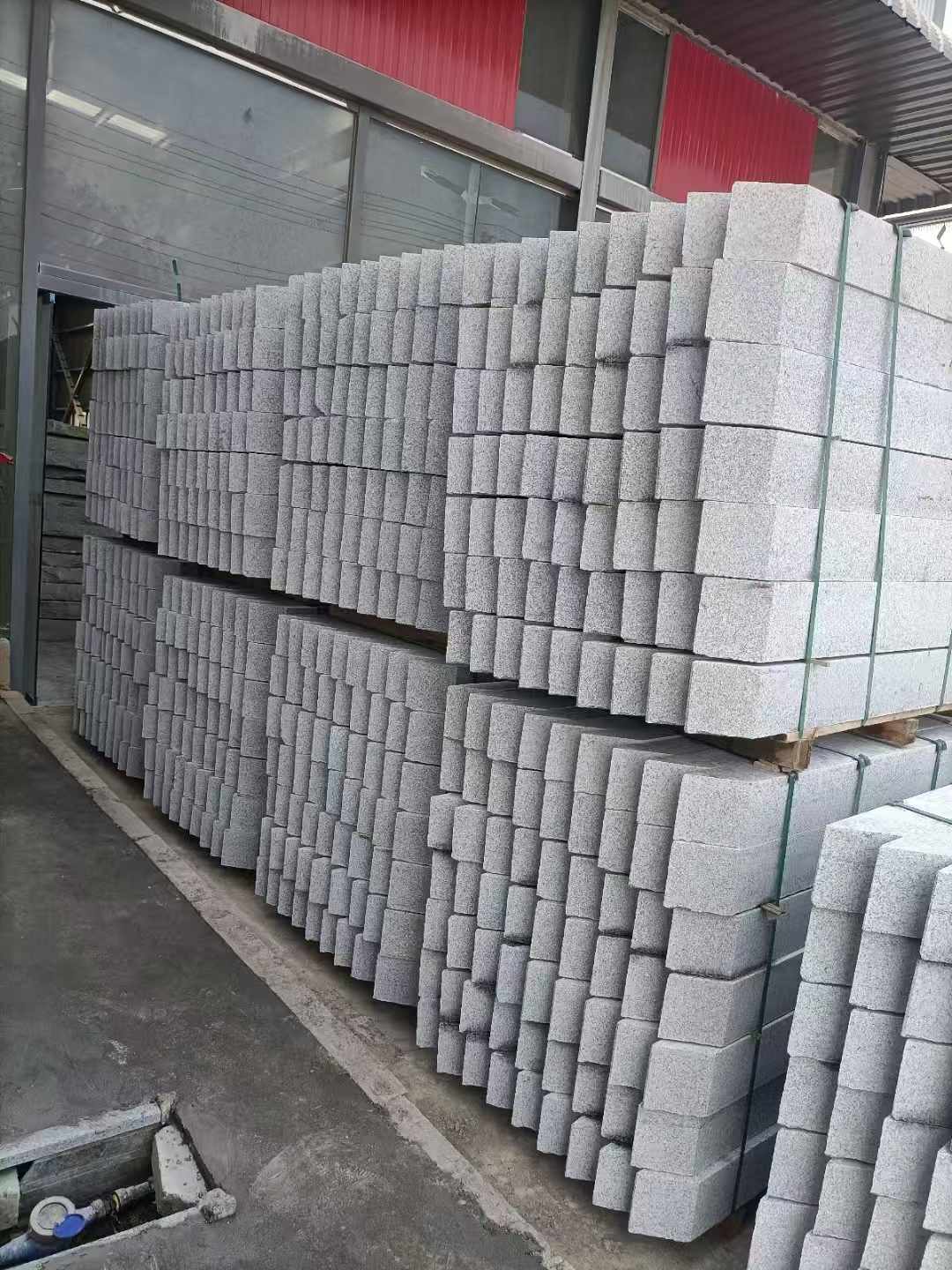 南平芝麻白树围石 树池